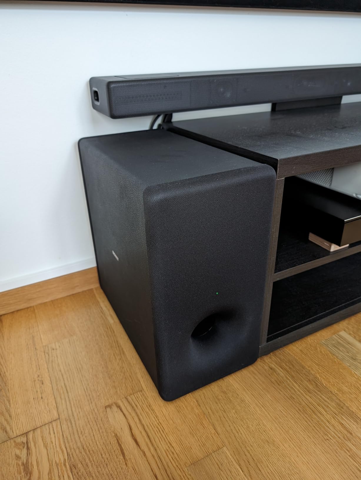 Muy buen subwoofer, precio elevado