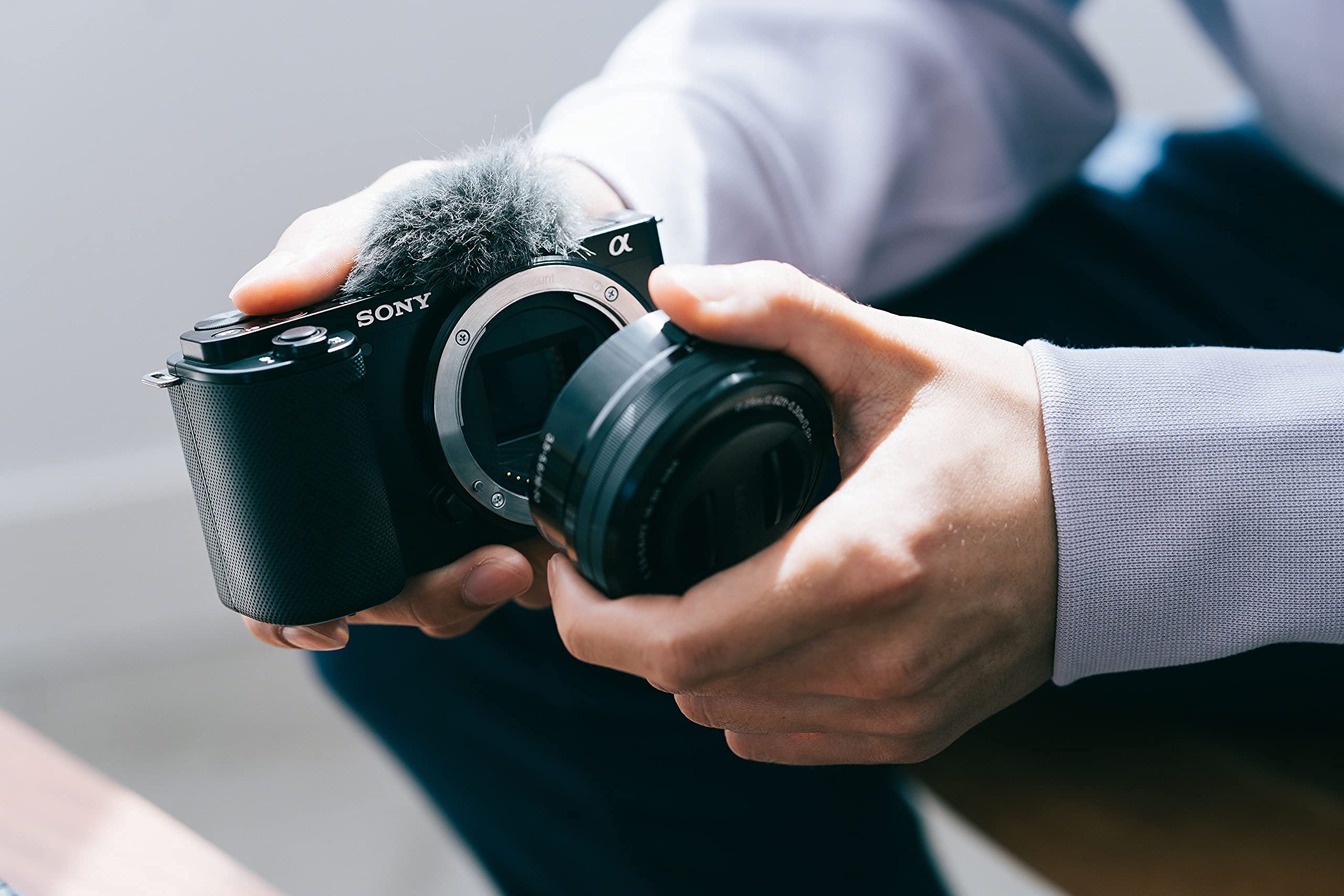 sony-alpha-zv-e10l-c-mara-vlog-sin-espejo-aps-c-de-24-3-mp-con-objetivo-power-zo image 2