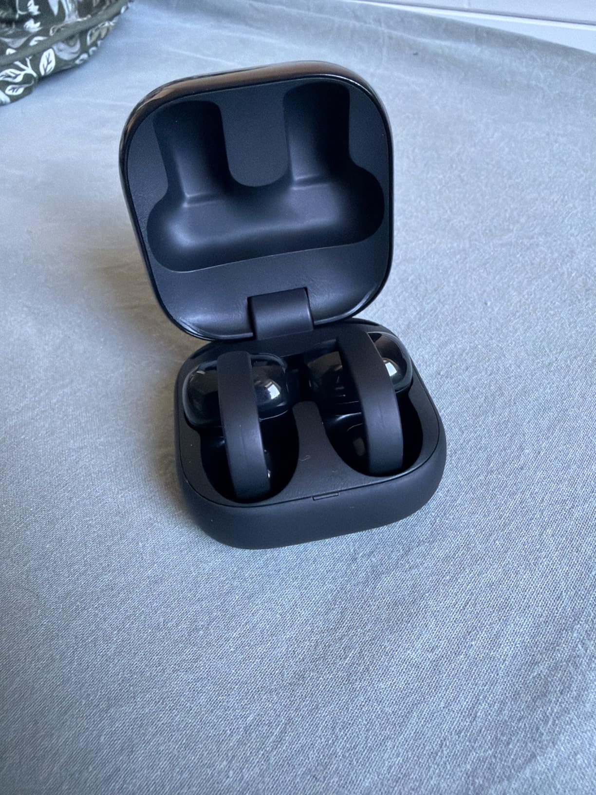 Me aprietan la oreja