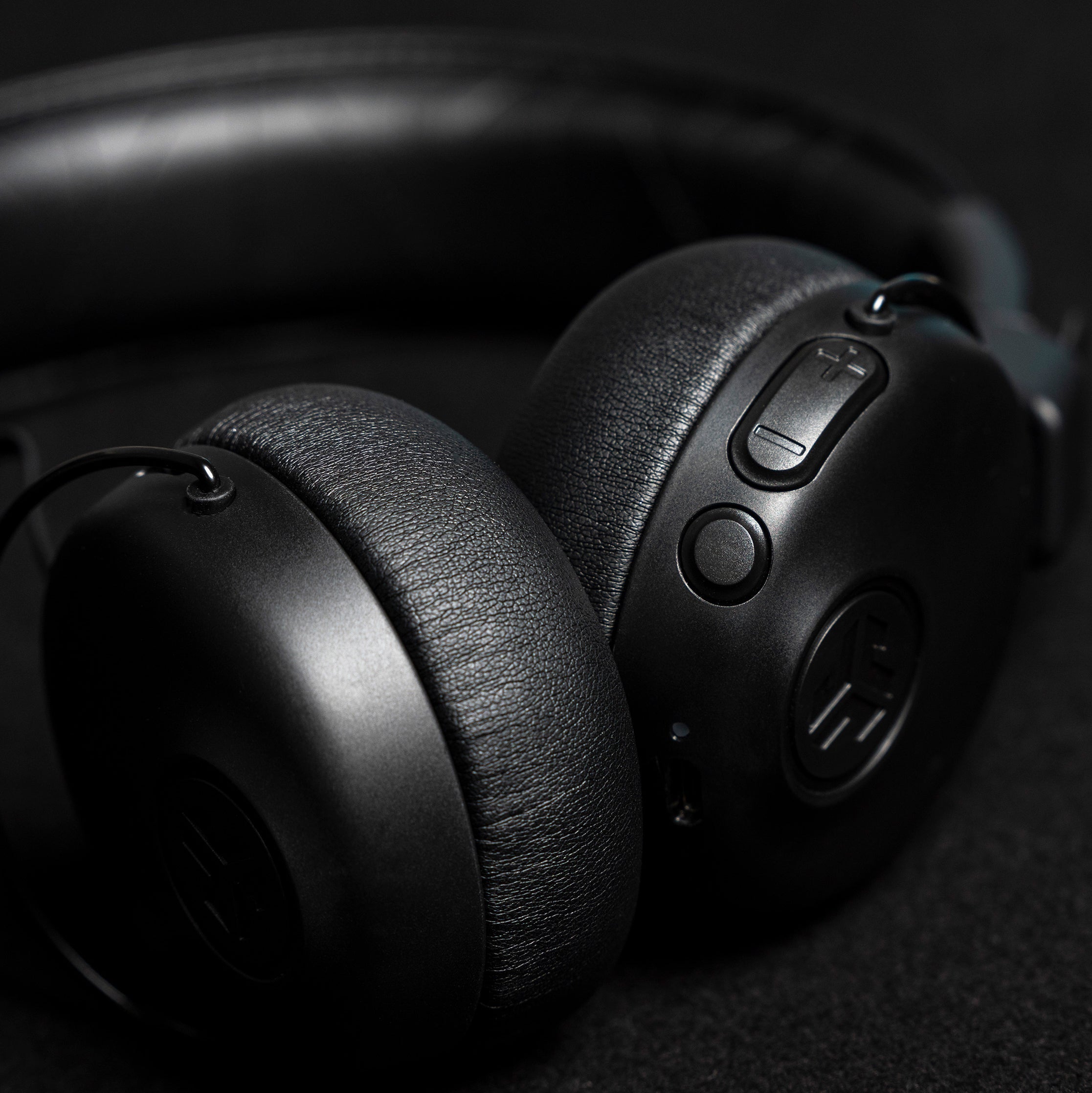 jlab-studio-anc-auriculares-inal-mbricos-on-ear-con-cancelaci-n-activa-de-ruido- image 6